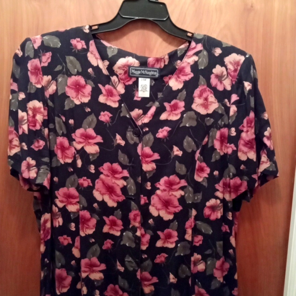 Short Sleeved Floral Dress - Maggie McNaughton 18W